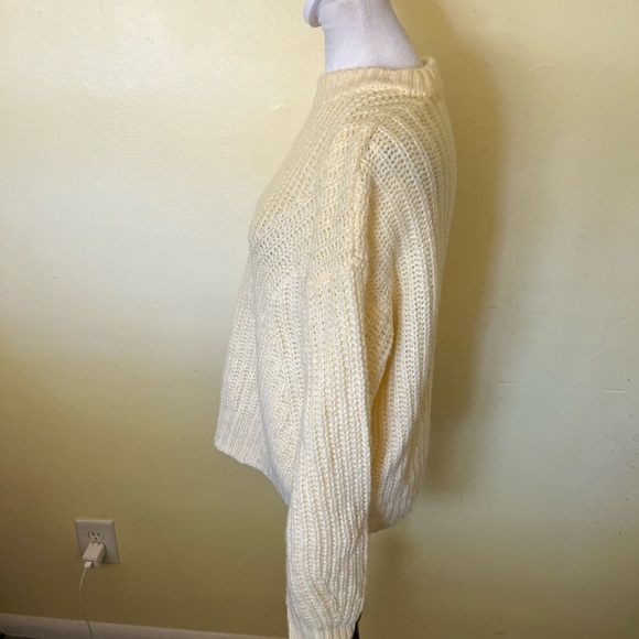 A New Day Women’s Cozy Pale Yellow Knit Sweater Size Small - Picture 4 of 5